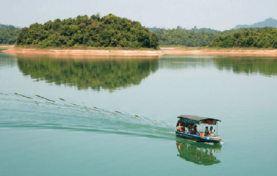 Hồ Cánh Chim Đi thuyền vãn cảnh hồ Cánh Chim