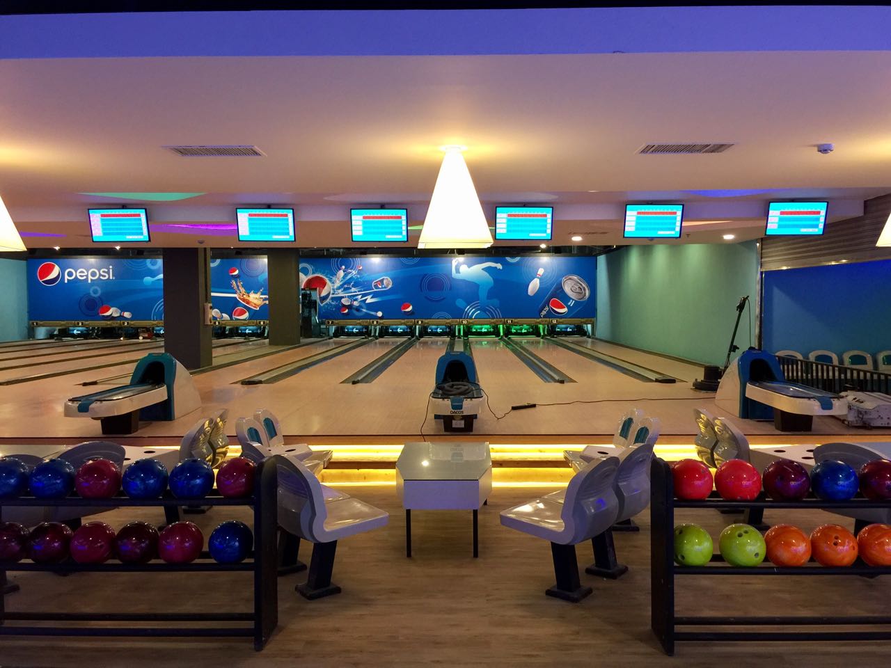 Địa điểm chơi bowling Sài Gòn Powerbowl