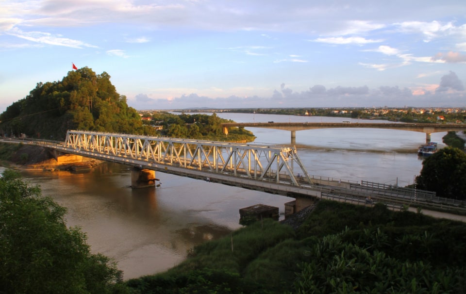 Cầu Hàm Rồng Địa điểm du lịch - di tích cầu Hàm Rồng