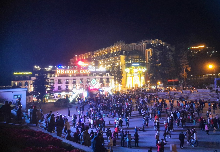 Địa điểm vui chơi về đêm quảng trường Sa Pa