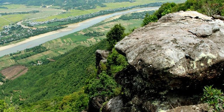 Đỉnh Am Thông - Khung cảnh thiên nhiên núi rừng đầy hùng vĩ