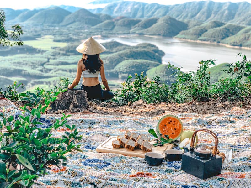 Cắm trại tại đỉnh Hòn Vượn - một trải nghiệm khó quên khi đi du lịch Huế 