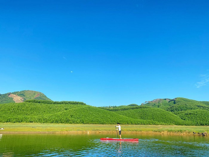 Khung cảnh thiên nhiên tuyệt đẹp tại hồ Thọ Xuân - Huế