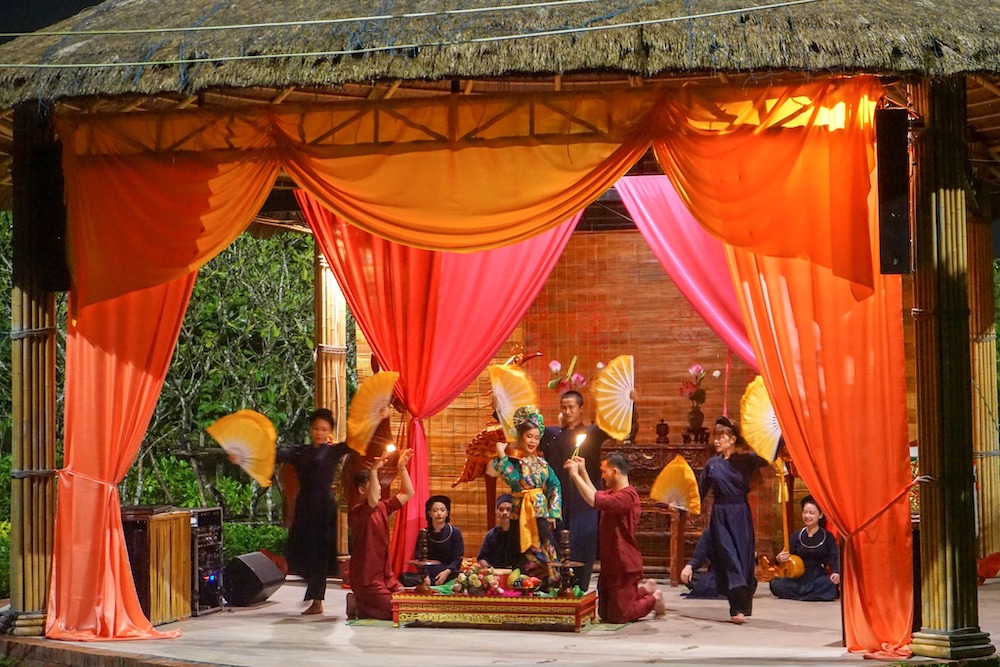 Thưởng thức show diễn nghệ thuật tại VinWonders Nam Hội An