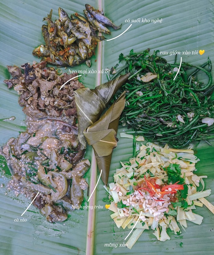 Bữa cơm tại làng văn hoá Tây Giang