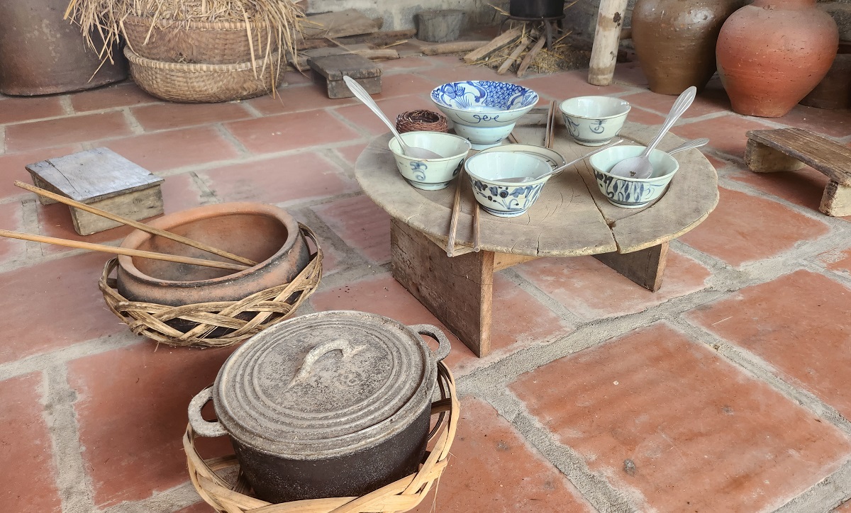 Đồ vật trong không gian bếp xưa
