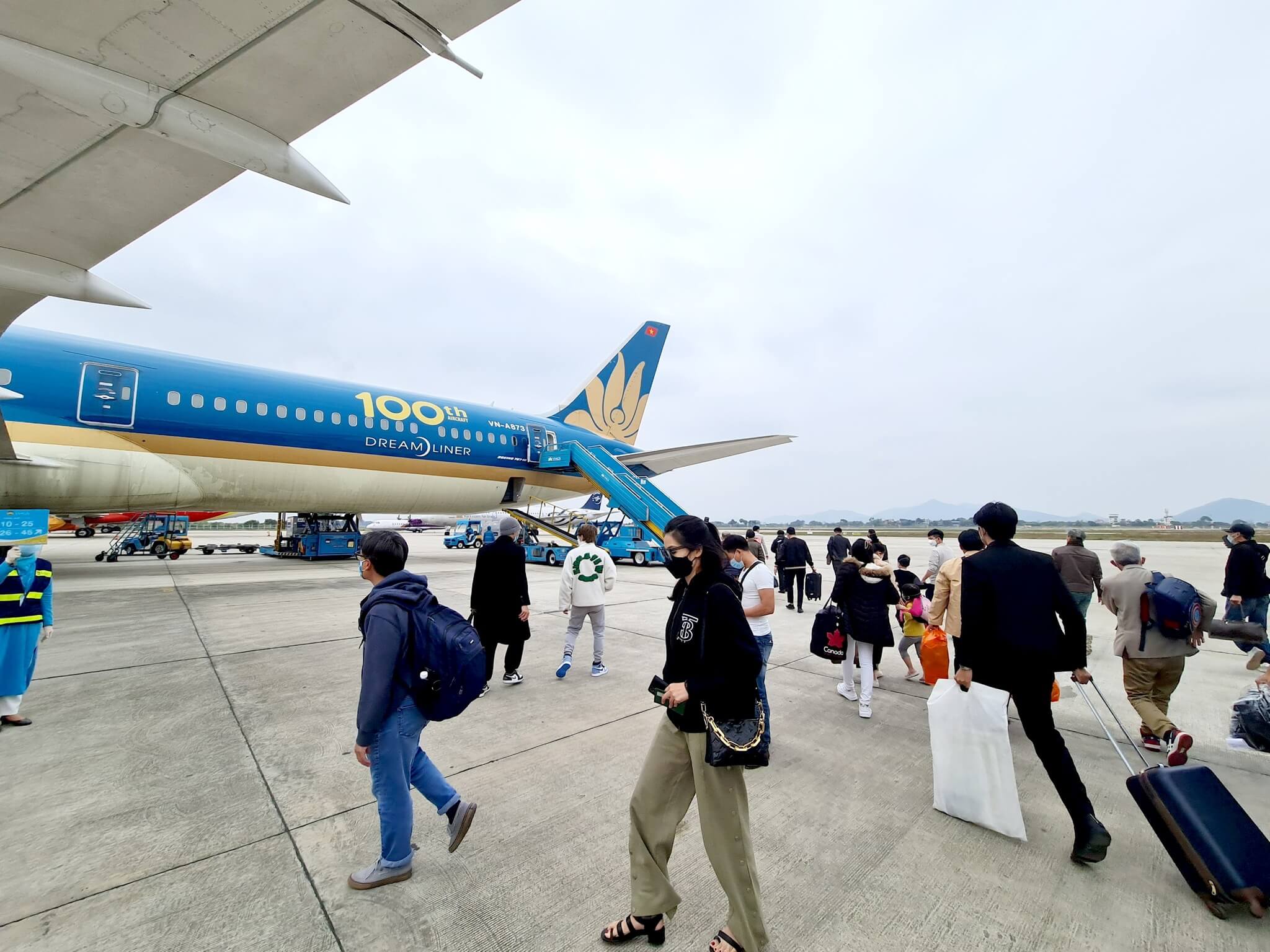 đổi vé máy bay Vietnam Airlines Các hành khách cần đổi vé máy bay trước khi khởi hành ít nhất 3 tiếng