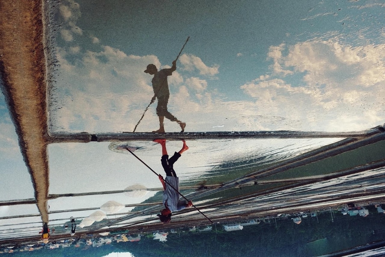 đồng muối Sa Huỳnh Đồng muối Sa Huỳnh tựa như một bản giao hưởng ánh sáng, đất trời và nước biển