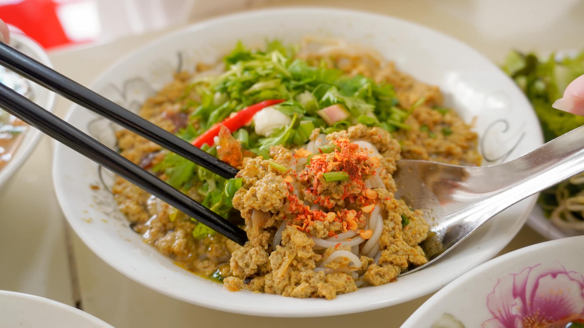 Bún rạm Quy Nhơn chinh phục thực khách bỏi hương vị đậm đà, ngọt béo đặc trưng