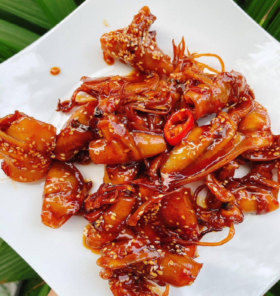 Mực ngào tỏi ớt là một trong những đặc sản du lịch biển Quy Nhơn Bình Định