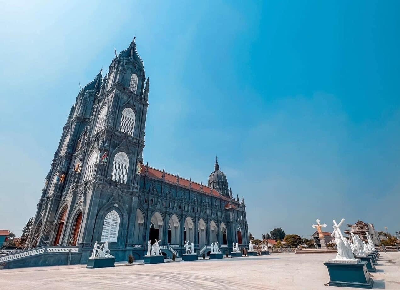 Kiến trúc ấn tượng của nhà thờ Trà Cổ