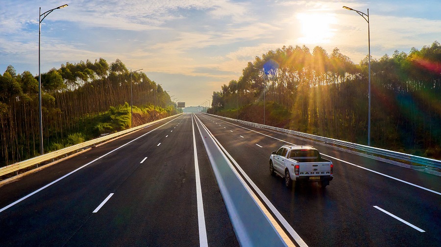 Thuận tiện, nhanh chóng đến thành phố cửa khẩu bằng ô tô trên tuyến cao tốc Vân Đồn - Móng Cái