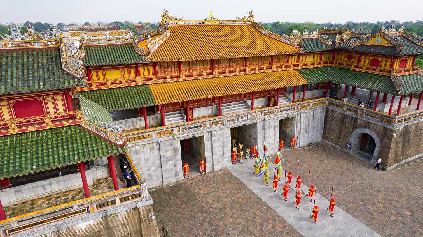 Du lịch người cao tuổi Tìm hiểu văn hóa, lịch sử với tour du lịch cho người lớn tuổi