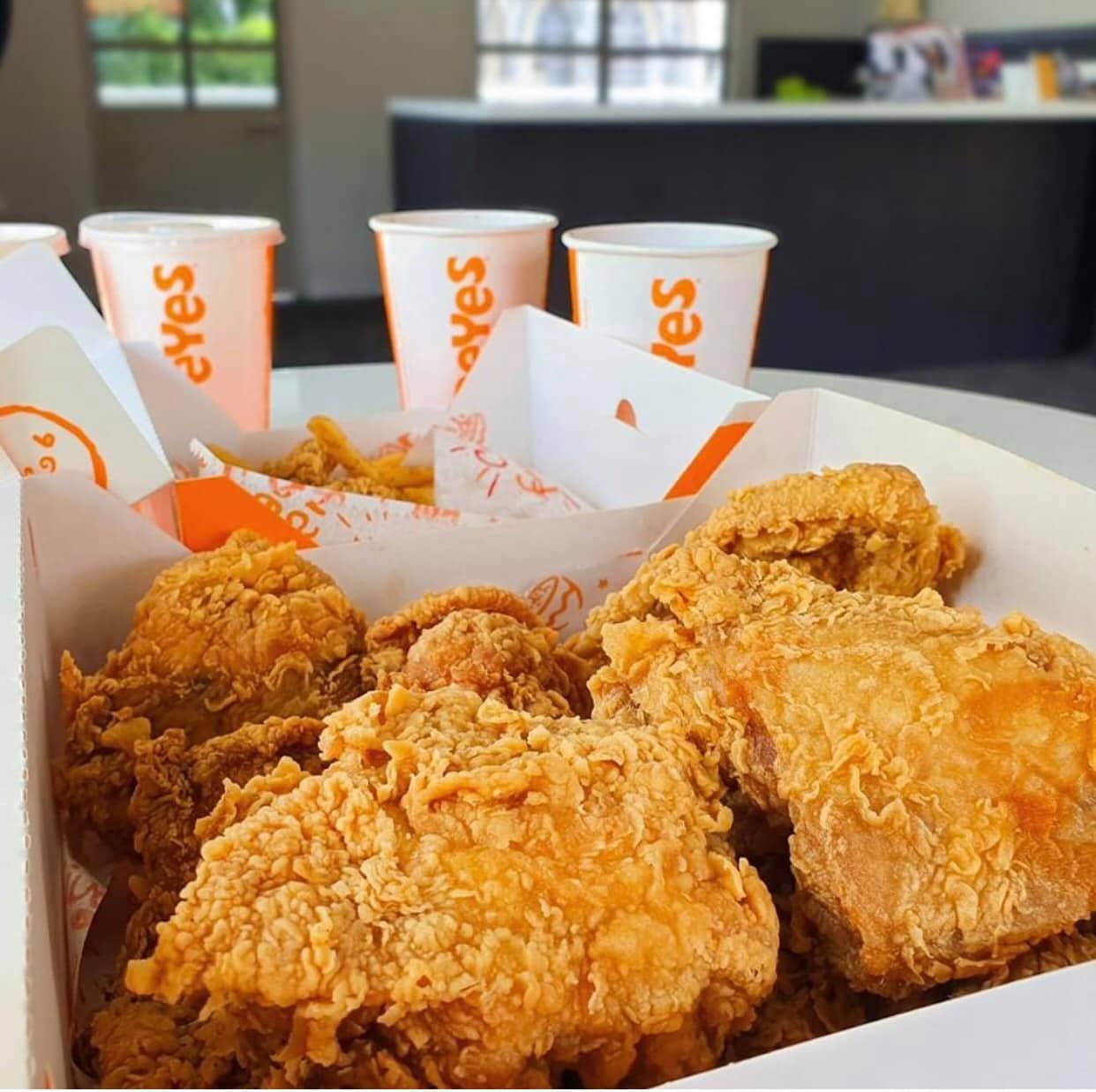 fast food in Hanoi Visitors can always grab a quick bite of fast food in Hanoi