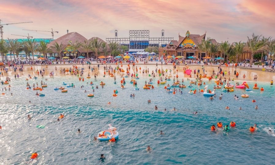 Flights from Da Nang to Hanoi VinWonders Wave Park & Water Park is a perfect getaway for tourists