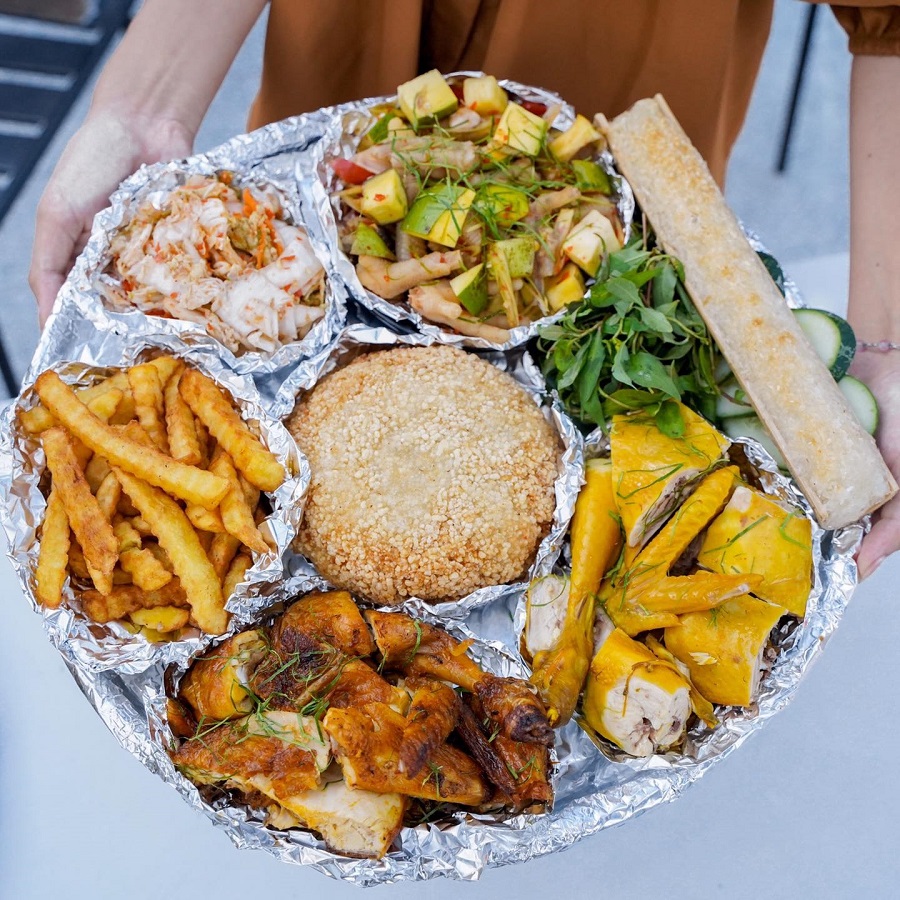 Mê mẩn trước mẹt đồ ăn với những món ngon từ gà tại quán 189k