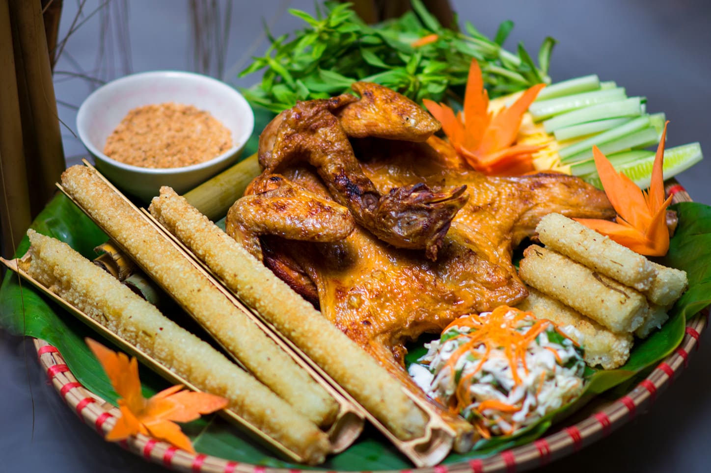 ăn gì ở Sa Pa Gà đen nướng cơm lam Sa Pa