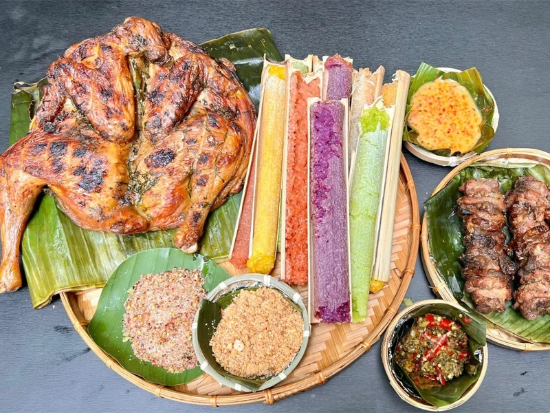 Gà nướng cơm lam