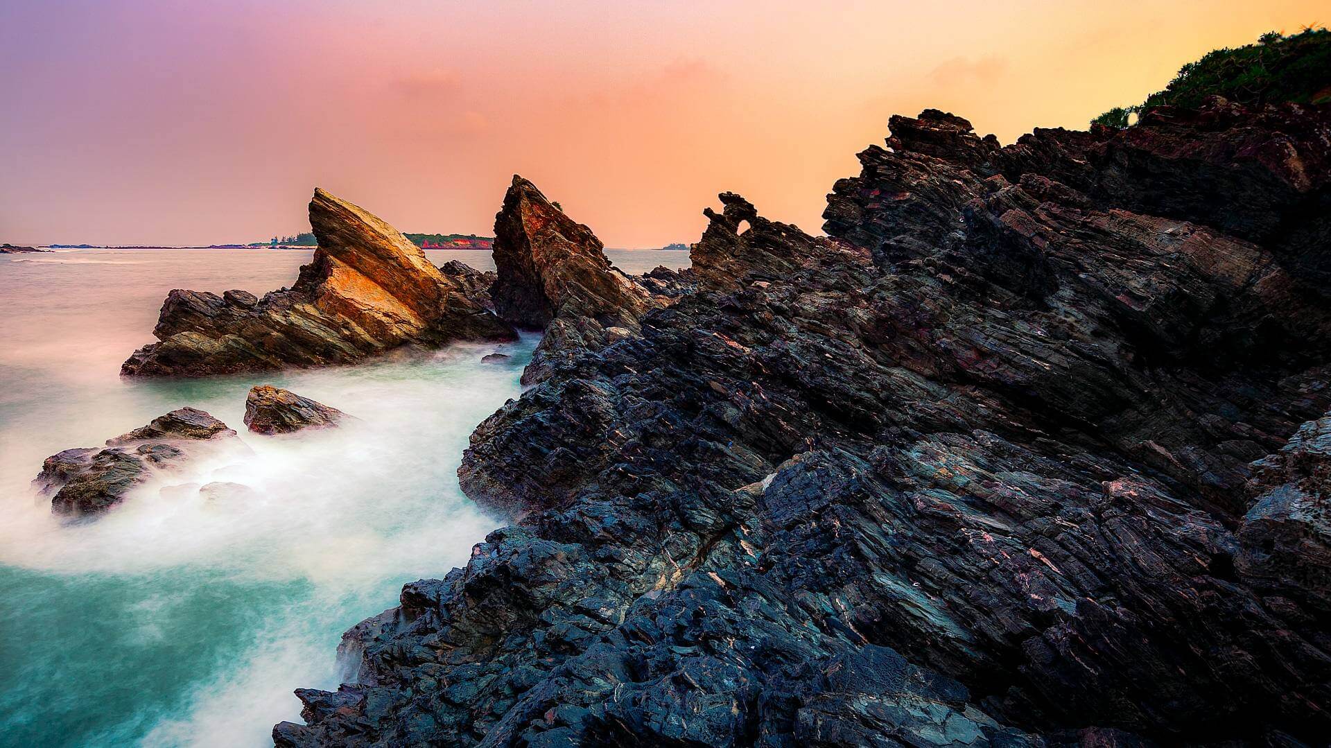 Ghềnh đá Bàn Than được ví như tuyệt tác của tạo hóa