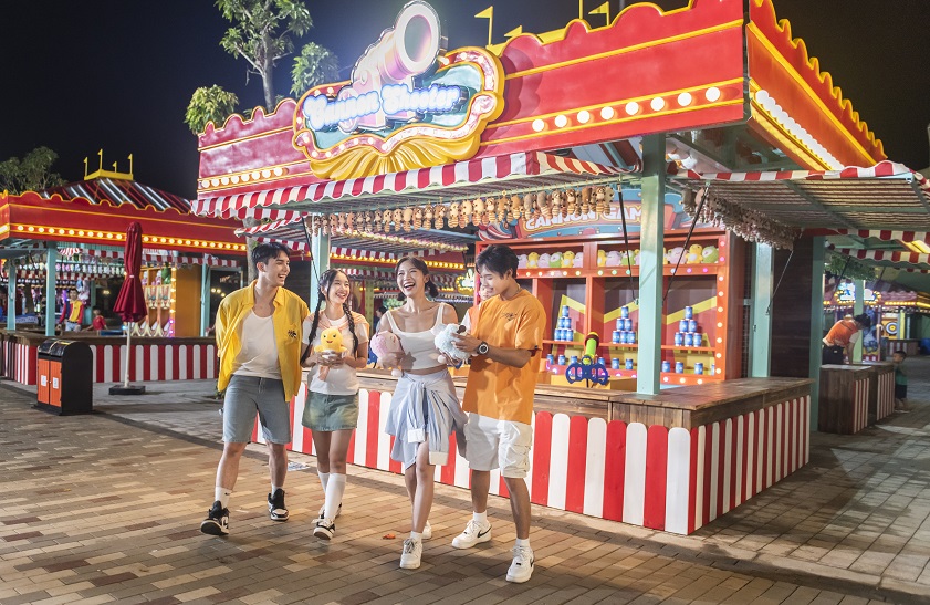 Phố đi bộ Thanh Hóa Gian hàng trò chơi VinWonders Cửa Hội