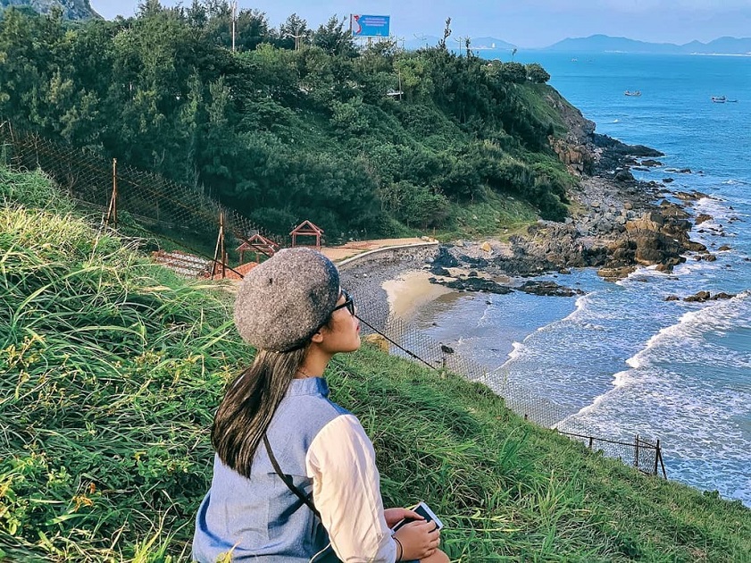 Leo núi ngắm cảnh biển Vũng Tàu