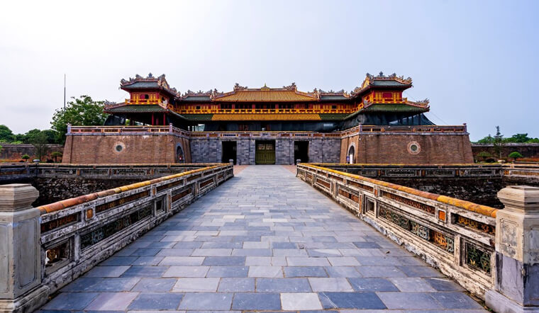 Du lịch 2 người Huế cổ kính và đẹp đến nao lòng