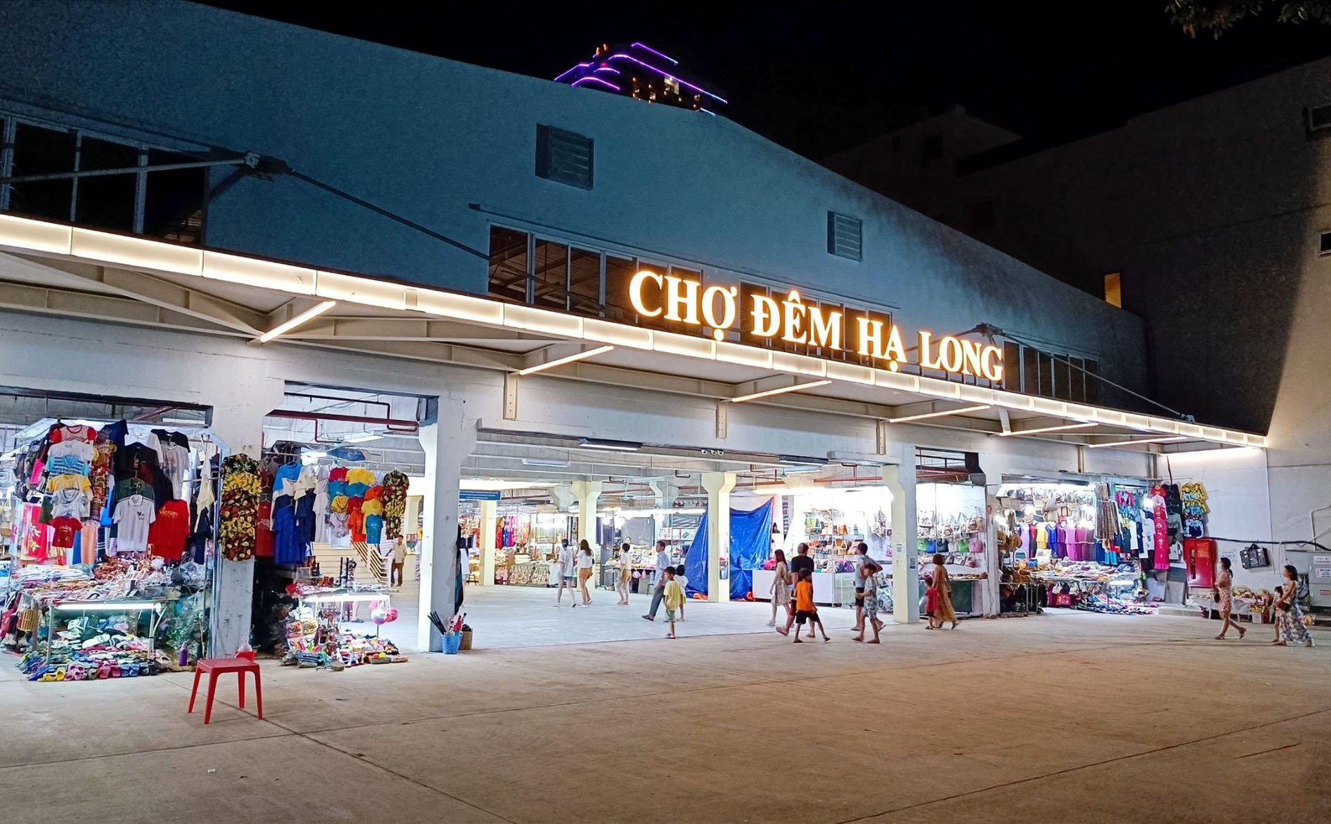 Ha Long Bay nightlife