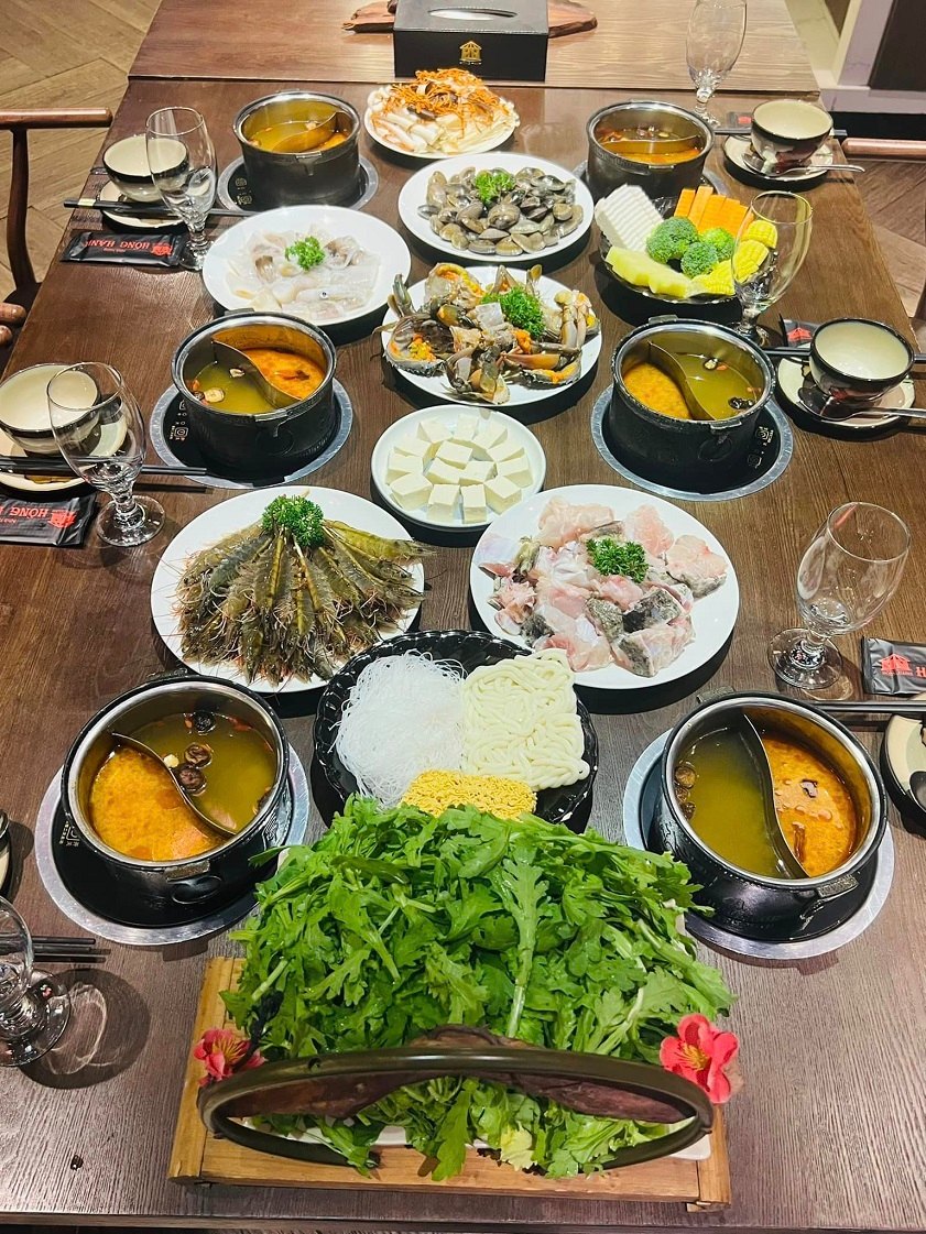 Nhà hàng hải sản Hạ Long Hồng Hạnh - địa chỉ được nhiều du khách lựa chọn