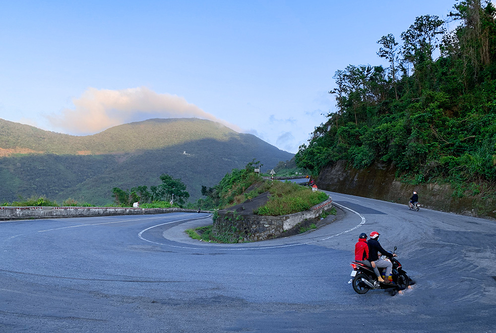 Đèo Hải Vân là một trong những cung đường nguy hiểm du khách nên lưu ý