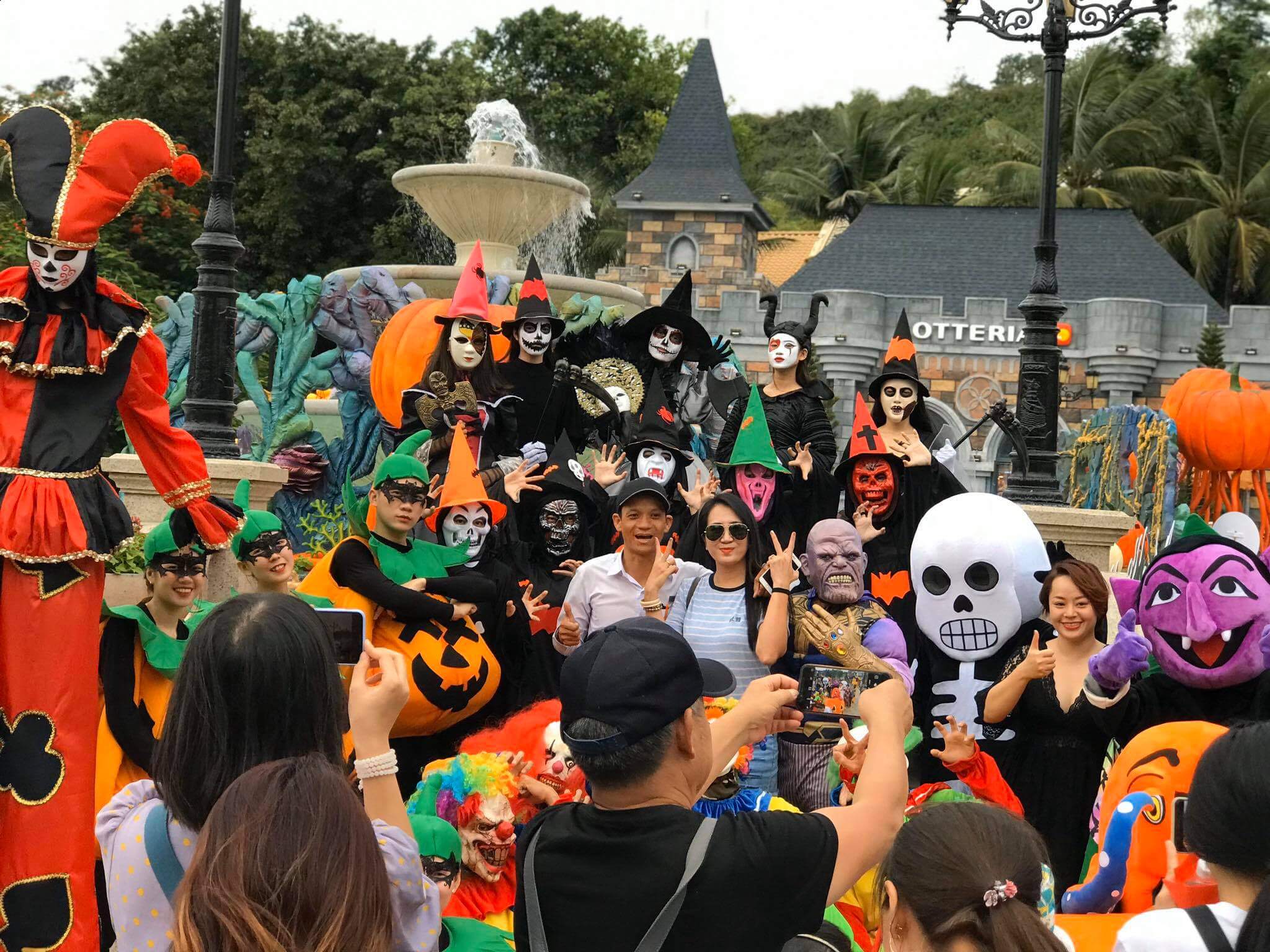 Hòa mình vào không gian ma quái và đầy sôi động tại địa điểm chơi Halloween ở Nha Trang