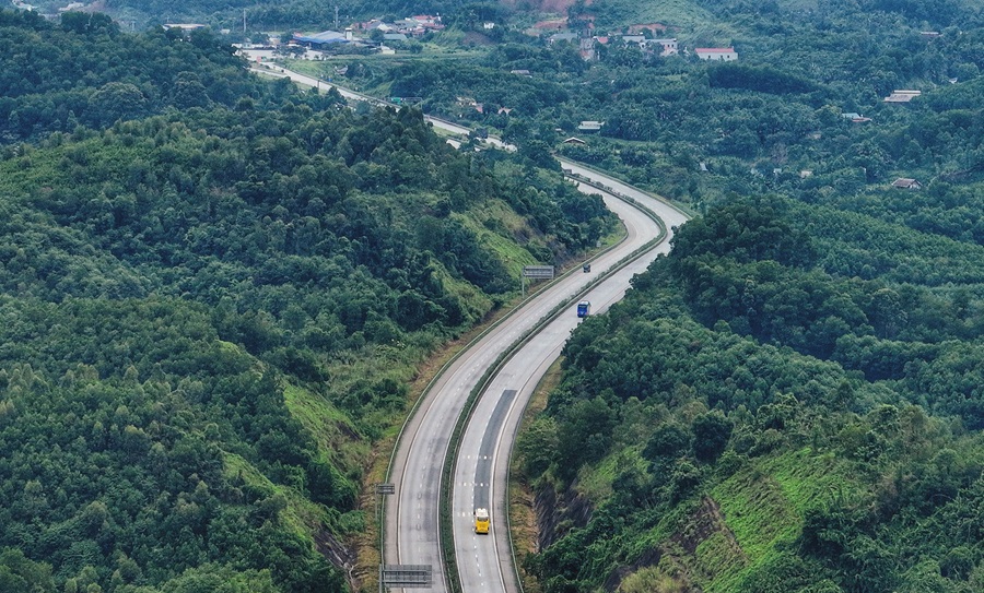Hanoi Airport to Sapa Noi Bai - Lao Cai Expressway - the most preferred route from Hanoi Airport to Sapa