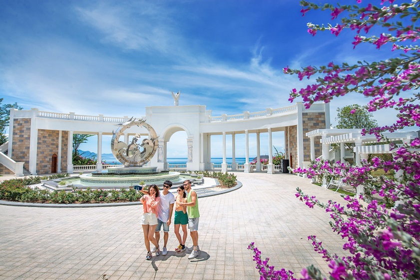 Ho Chi Minh City to Hanoi Visit VinWonders for a more thrilling entertainment experience