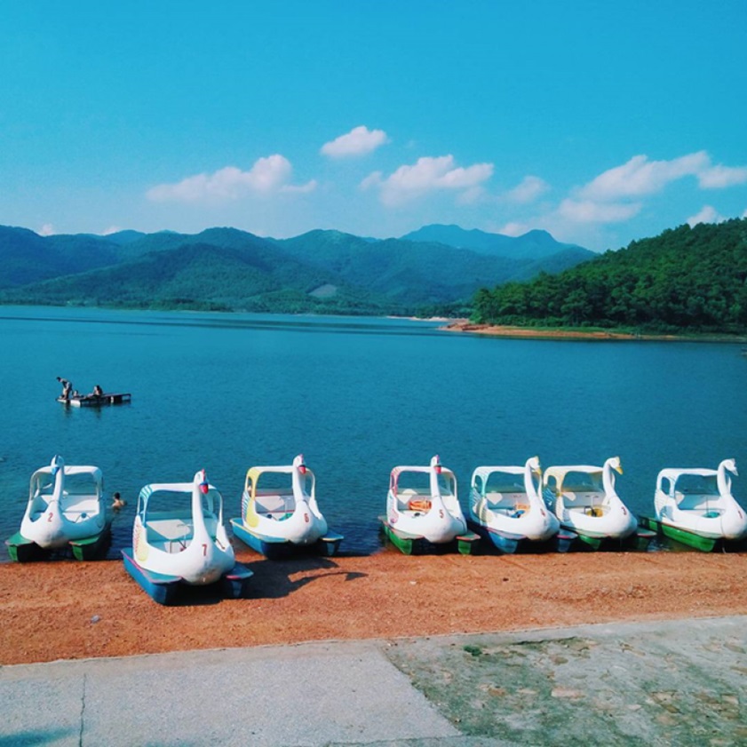 Hồ Khe Chè Trải nghiệm đạp vịt tại hồ Khe Chè