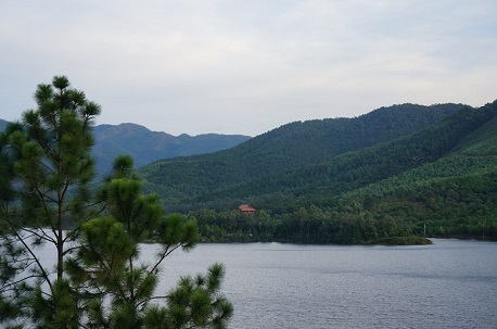 Hồ Khe Chè Quảng Ninh – Tọa độ check-in gây sốt với vẻ sơn thủy hữu tình