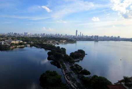 Hồ Trúc Bạch – thắng cảnh đẹp bình dị mà cuốn hút của Thủ đô