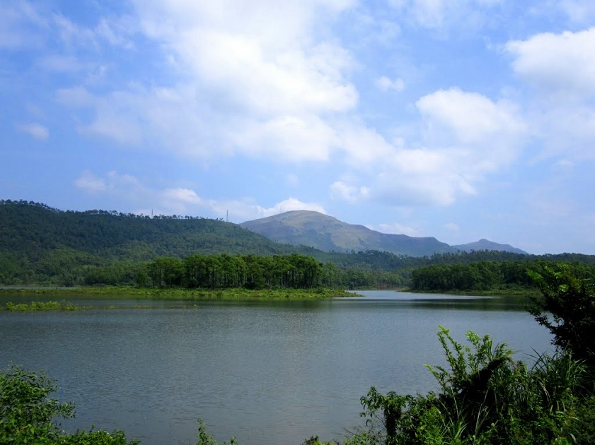 “Đà Lạt thu nhỏ” trong lòng thành phố Hạ Long với mặt nước trong xanh, không khí mát mẻ