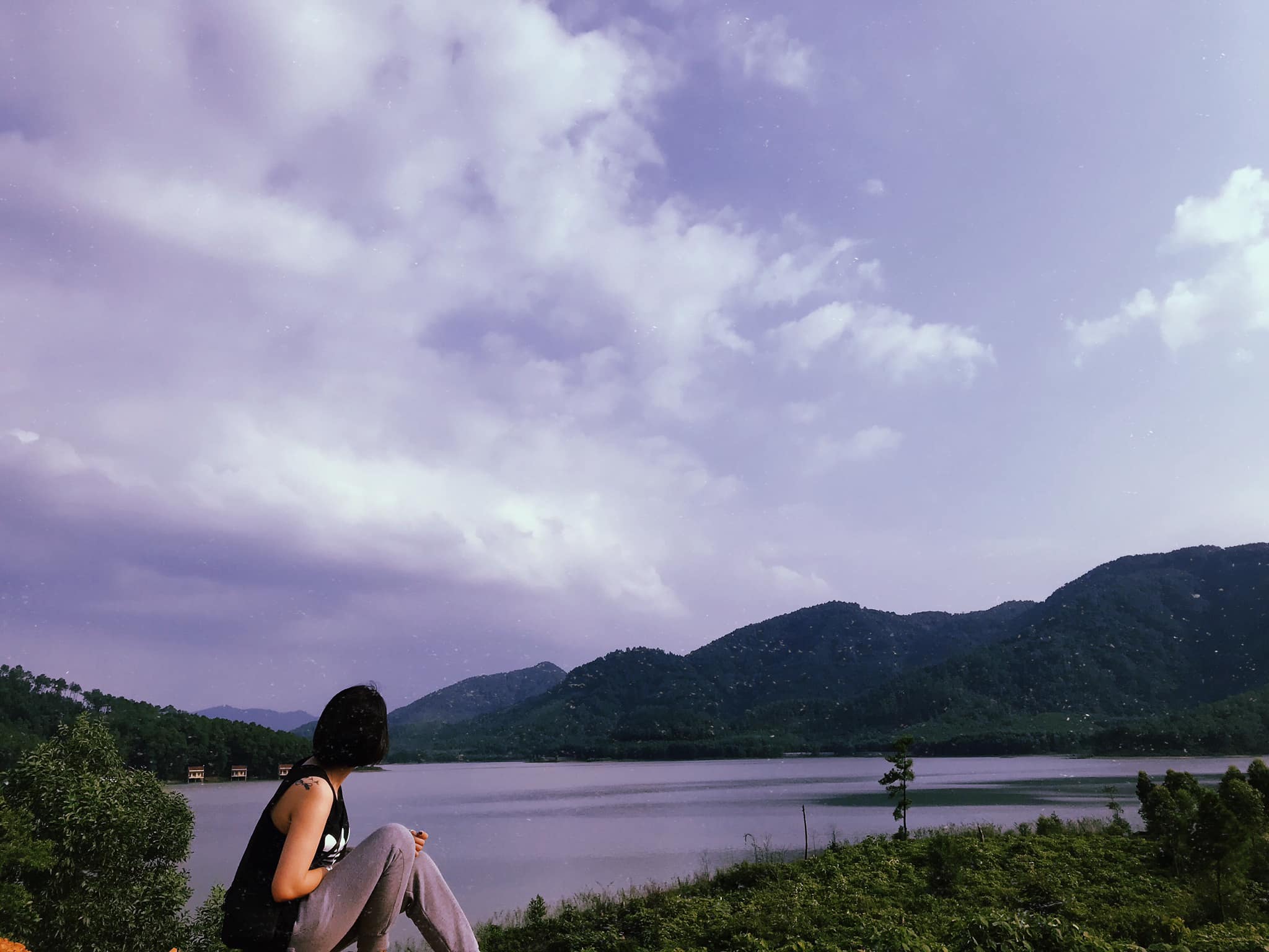 hồ Trại Tiểu Hoàng hôn trên hồ Trại Tiểu