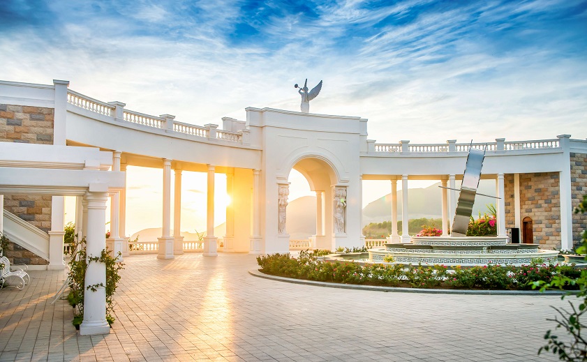 Hoi An to Nha Trang VinWonders Nha Trang