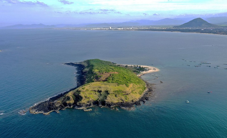 Hòn Chùa Phú Yên Hòn Chùa là địa điểm du khách không nên bỏ lỡ khi đến Phú Yên