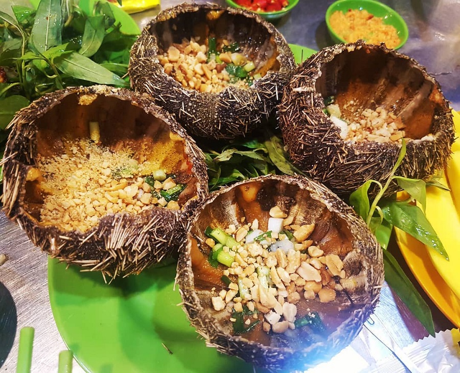 Hòn Chùa Phú Yên Hải sản tại Hòn Chùa khá tươi ngon, chắc chắn sẽ khiến bạn hài lòng