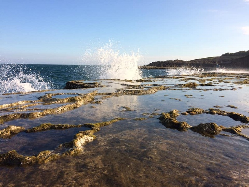 Thiên nhiên kỳ vĩ, không khí trong lành tại Hòn Đỏ 