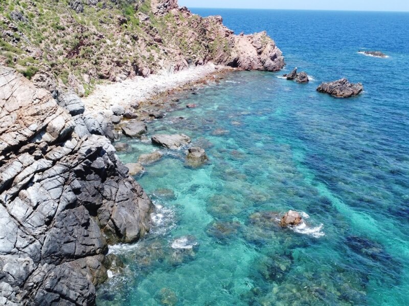 Hòn Sẹo Hòn Sẹo là một viên ngọc quý, cách thành phố Quy Nhơn khoảng 15km