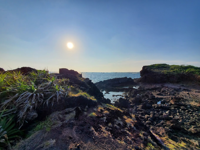Bình minh trên Vũng Phật Hòn Tranh