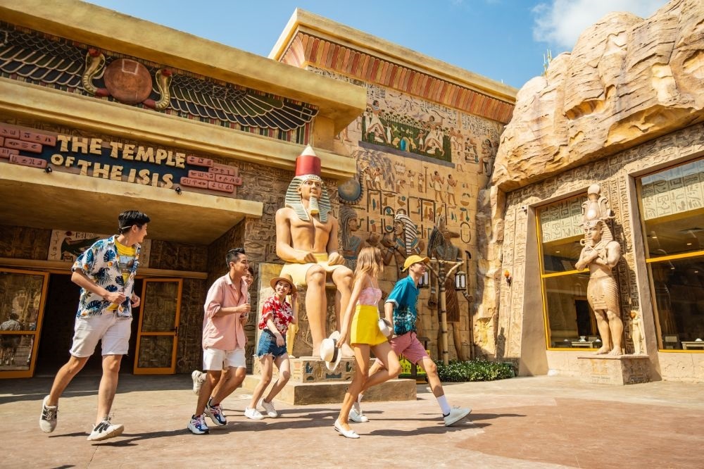 how many days in Phu Quoc VinWonders Phu Quoc is the largest theme park in Vietnam