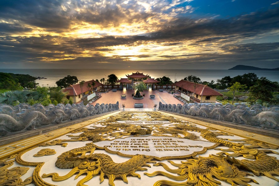 how many days in Phu Quoc Ho Quoc Pagoda in Phu Quoc