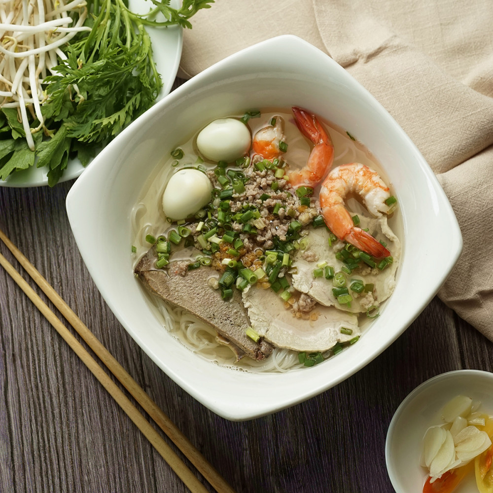 Quán có cả hủ tiếu khô và hủ tiếu nước cho thực khách lựa chọn