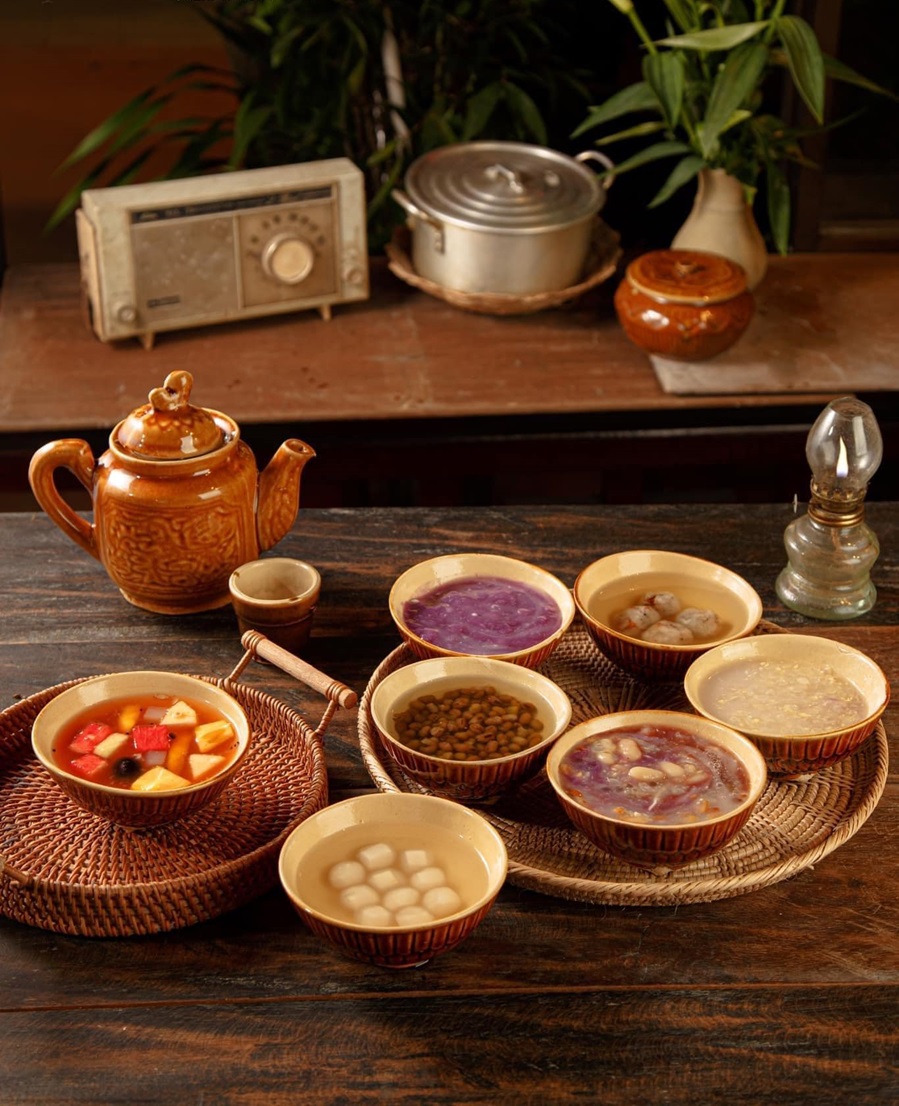 Khong Gian Xua is among the best Hue restaurants for some tastes of royal cuisine