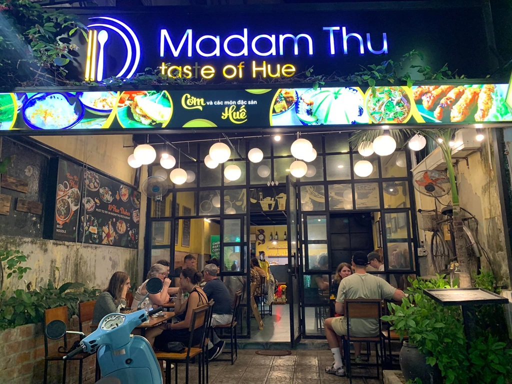 Madam Thu Restaurant also offers Hue cooking classes