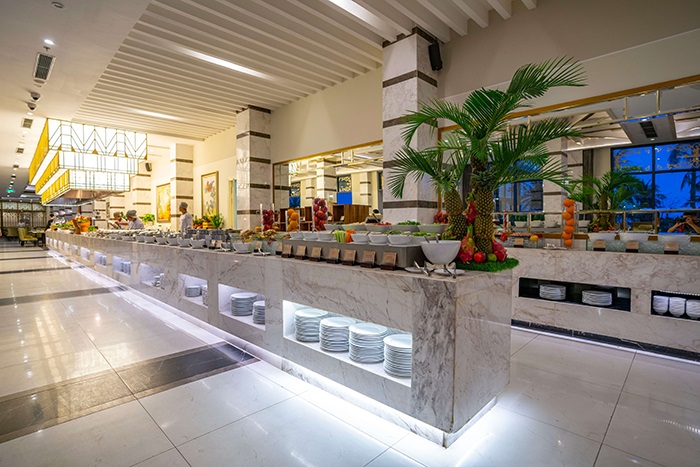 Không gian nhà hàng sang trọng tại Vinpearl Nha Trang