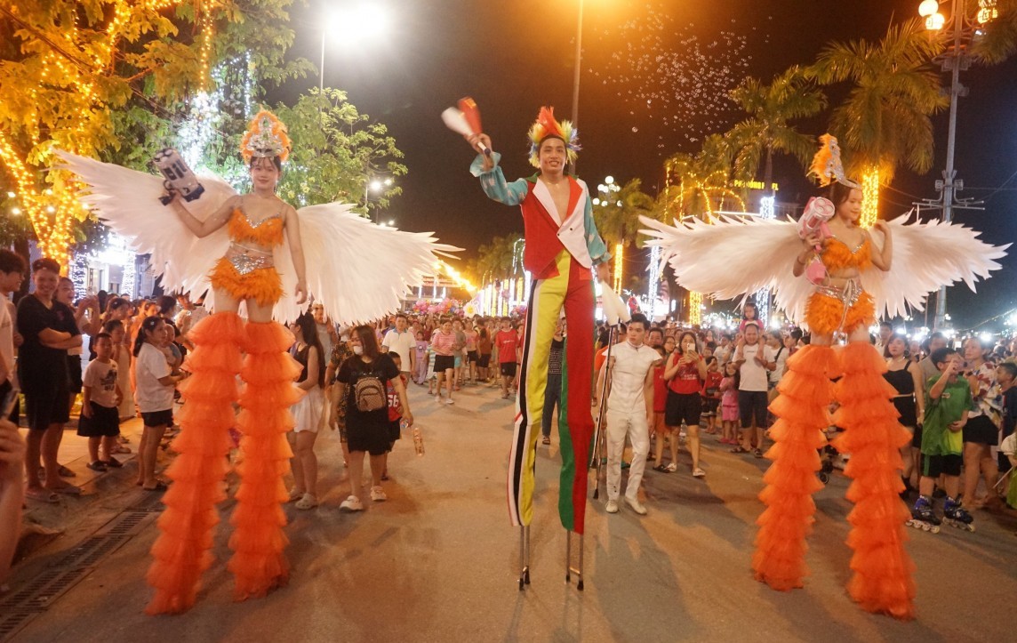 Phố đi bộ Thanh Hóa Không gian thứ nhất - Quảng trường Lam Sơn